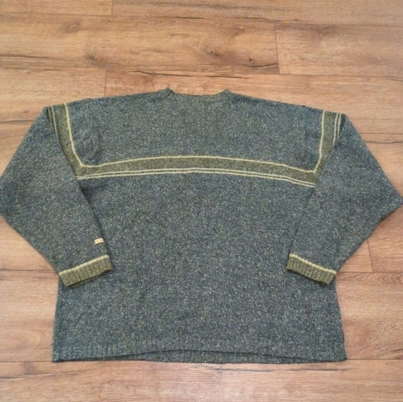 Columbia Men's Gray Sweater with Tan and Green Stripes - Picture 3 of 9